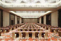 徐州绿地皇冠假日酒店皇冠国际宴会厅课桌式
